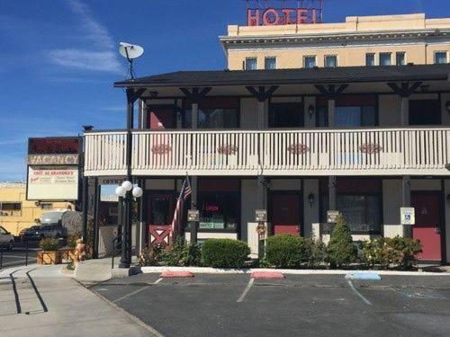 Jim Butler Inn & Suites Tonopah Room photo